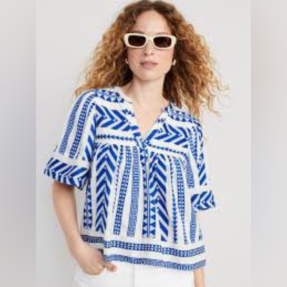 Textured short sleeve blue white flowy top size XL coastal vibe vacation shirt